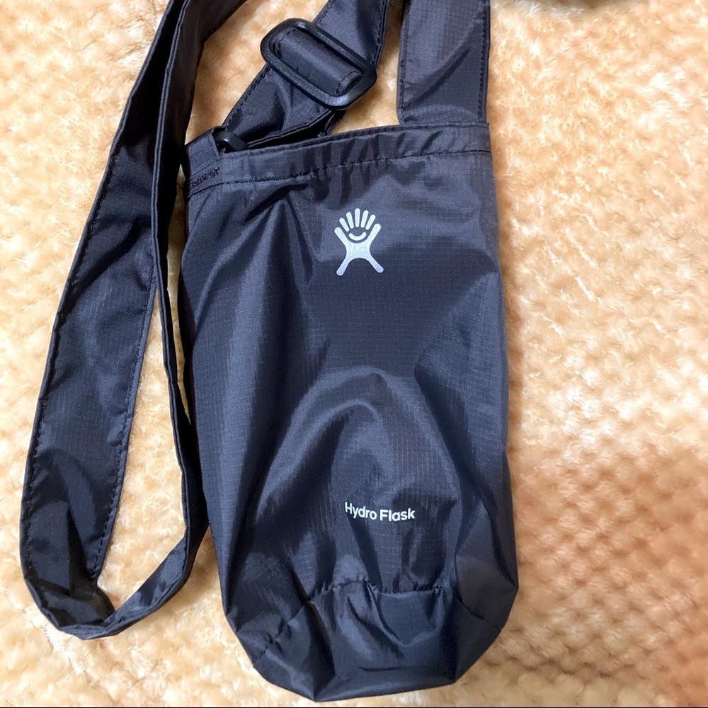 NWOT HydroFlask Sling Bag - Black
